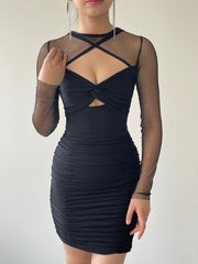 Mini-robe drapée à encolure en cœur et découpes - Noir 