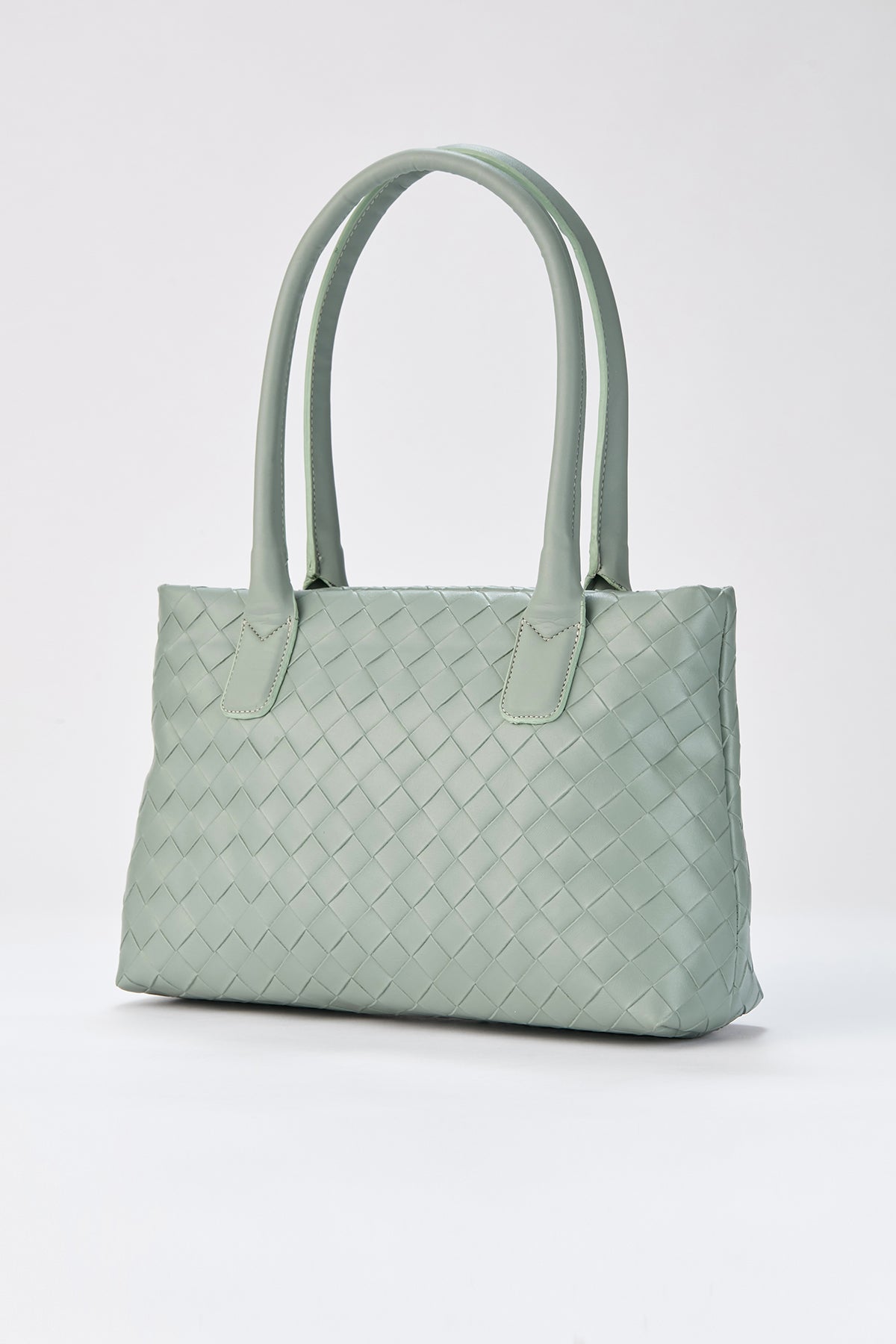 Geflochtene Einkaufstasche aus veganem Leder – Salbeigrün