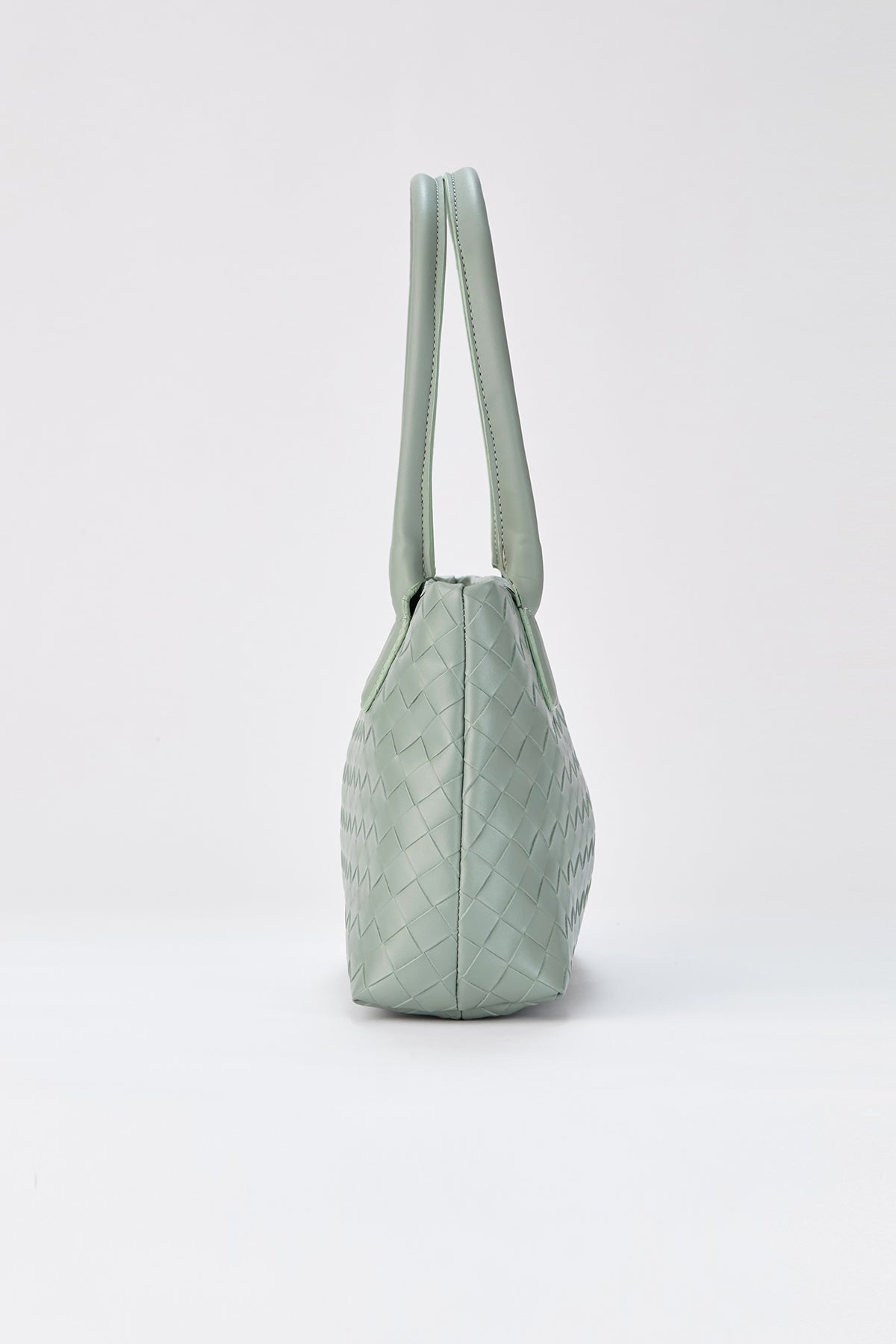 Geflochtene Einkaufstasche aus veganem Leder – Salbeigrün