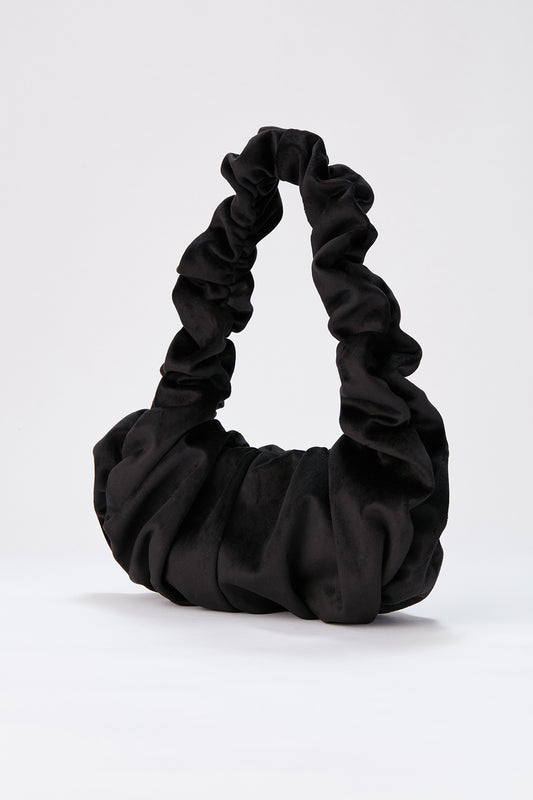 Croissant-Handtasche aus Samt – Schwarz