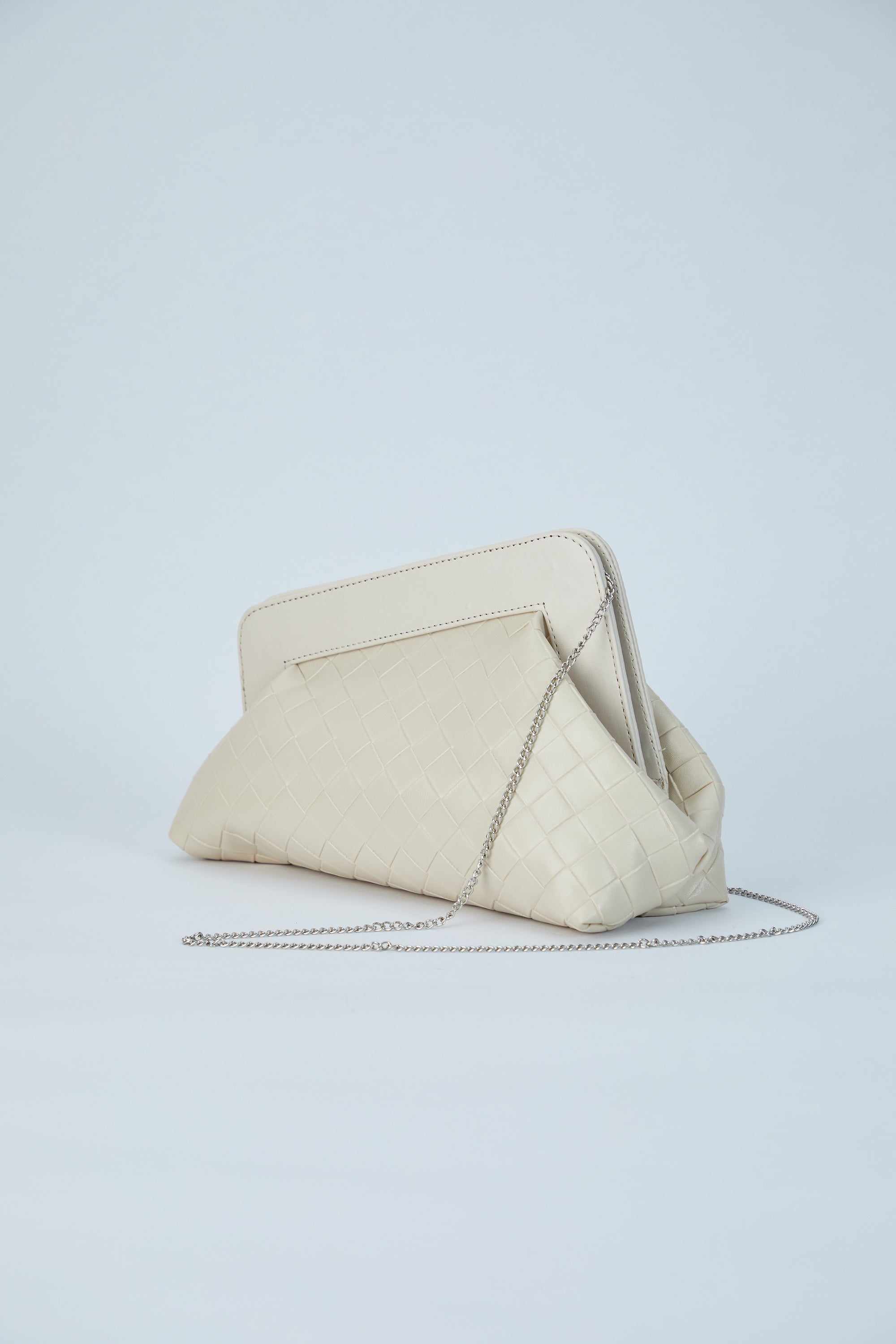 Asymmetrische Clutch-Tasche – Weiß